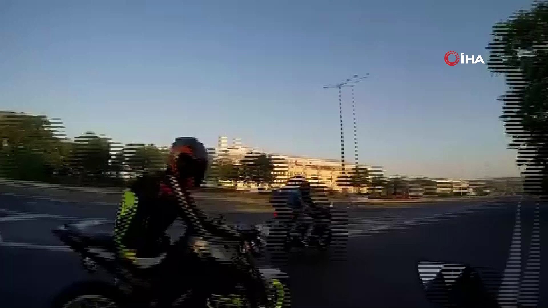 Silivri'de motosiklet kazası... O anlar kamerada - Dailymotion Video