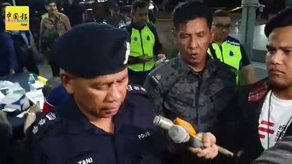 警突击灵市帝沙孟达里组屋  防范罪案行动  捕31人  (1)