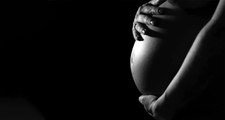 Tüp bebek yöntemiyle hamile kalan kadın, iki ayrı çiftin bebeğini doğurdu