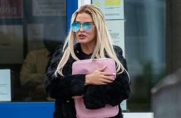 Katie Price discovers her rotten 'I'm A Celeb' rucksack