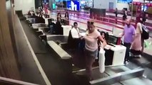 İstanbul Havalimanı’nda bagaj bandına girmeye çalışan kadın