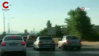 Trafik magandalarının diğer sürücüleri tehlikeye atma anı kameralara yansıdı