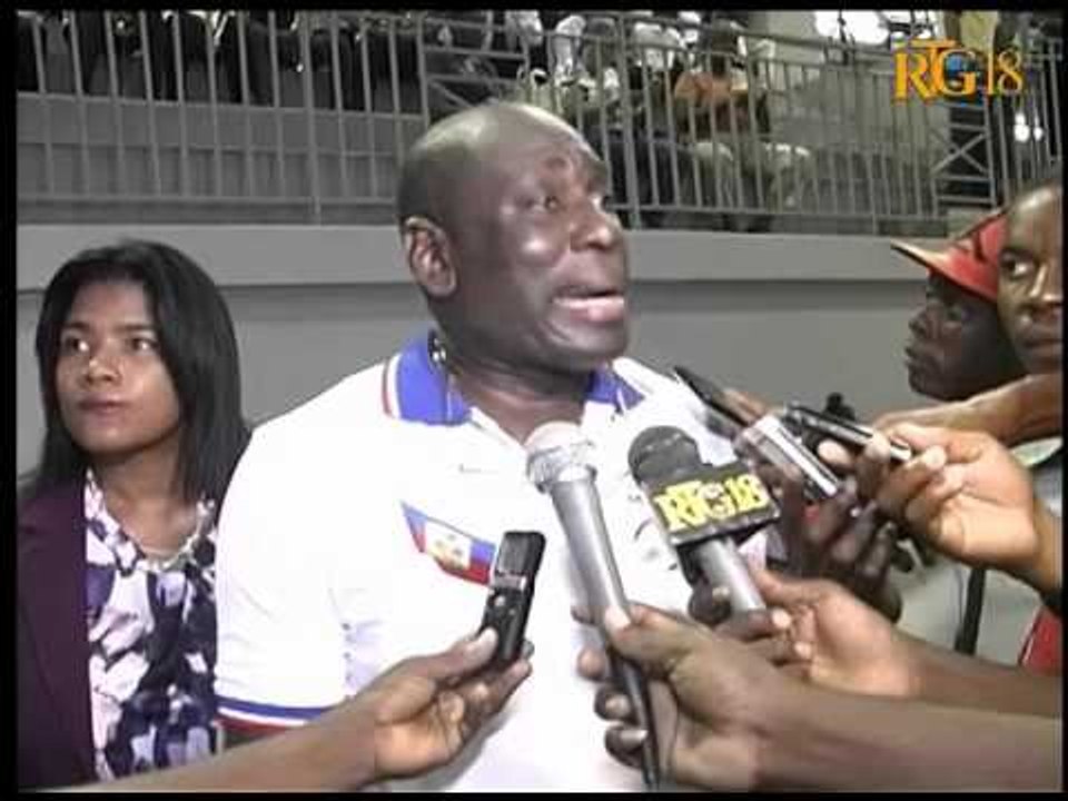 Hommage à l'ancienne gloire de volley Ball, Bridgitte Desroches.