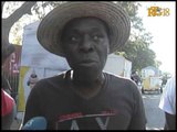 Des membres de l'opposition manifestent dans les rues de Port-au-prince.