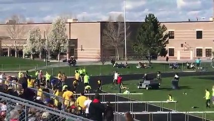 Un coureur fait une belle roulade