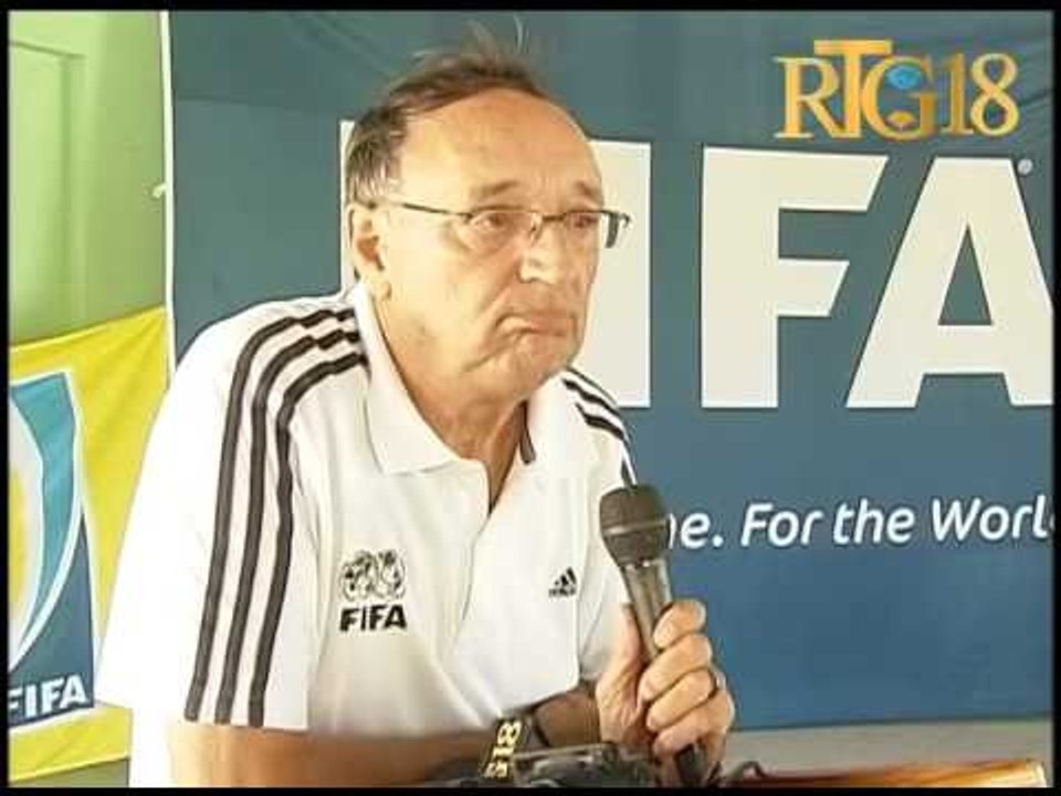 Sport.-Cérémonie d'ouverture du cours de fitness et d'instructeur par la FIFA