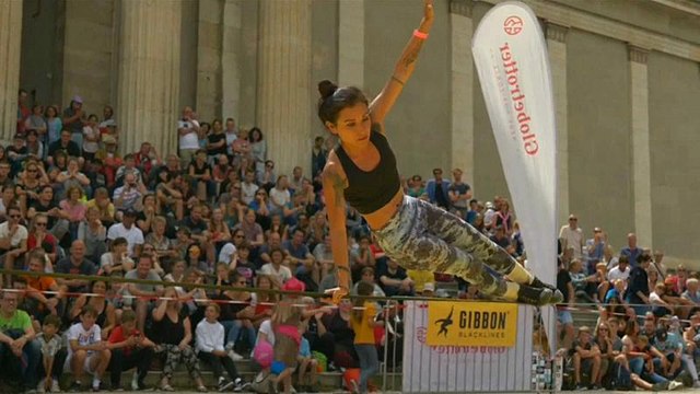 Desafiando la gravedad en la competición mundial de slackline