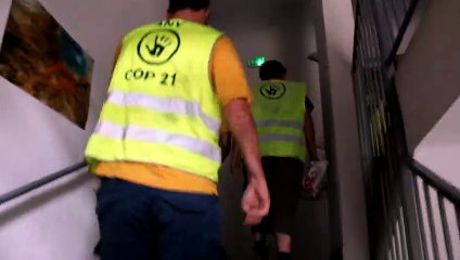 Face à "l’urgence climatique", ils décrochent le portrait de Macron à la mairie de Rocles