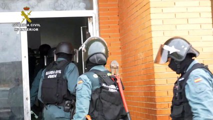 Desmantelan un bloque de pisos dedicado al cultivo de marihuana