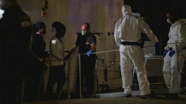 Soccorsi dalla Guardia di Finanza, migranti sbarcano a Pozzallo