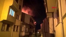 KÜTAHYA Teras çatında çıkan yangını itfaiye ekipleri söndürdü