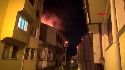 KÜTAHYA Teras çatında çıkan yangını itfaiye ekipleri söndürdü