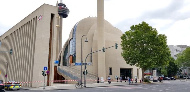 Köln'de bomba ihbarı! Diyanet İşleri Türk İslam Birliği Genel Merkezi boşaltıldı
