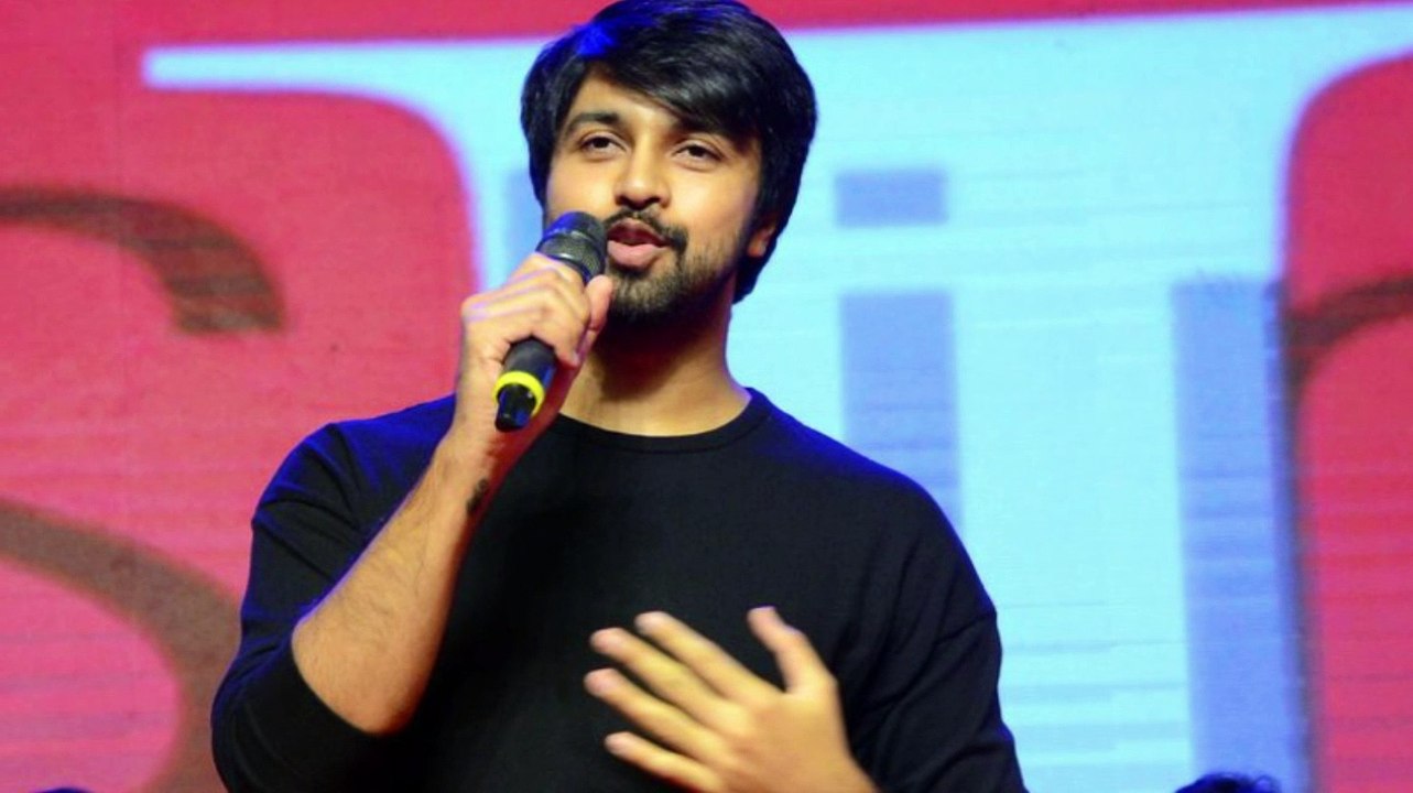 Netizens Trolling on Chiranjeevi and Rajamouli Reviews on Movies(Telugu)