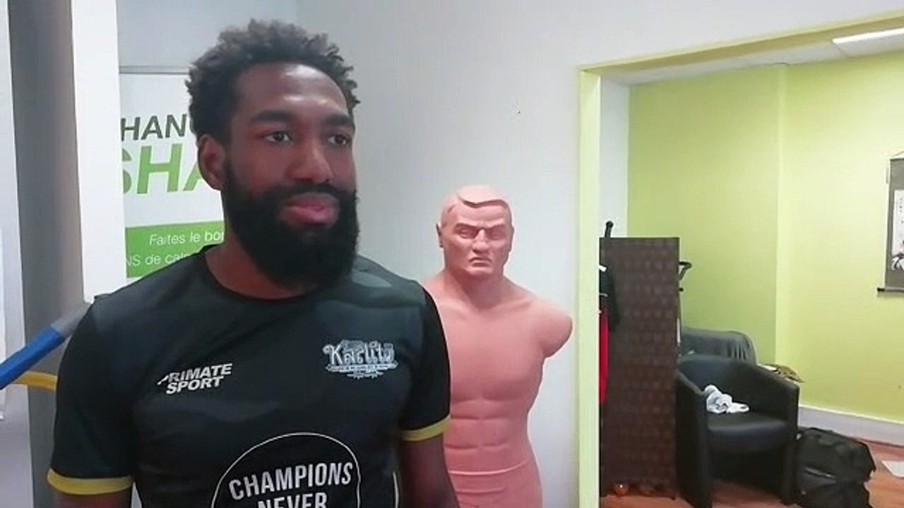 Charles François, le champion du monde de boxe thaï devenu coach