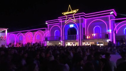 Hapet sezoni i mbrëmjeve verore në Hangover Land