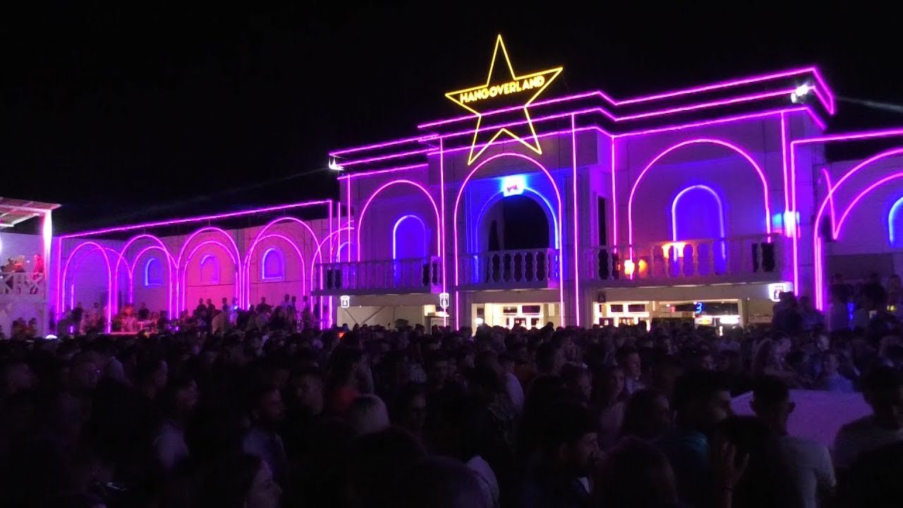 Hapet sezoni i mbrëmjeve verore në Hangover Land