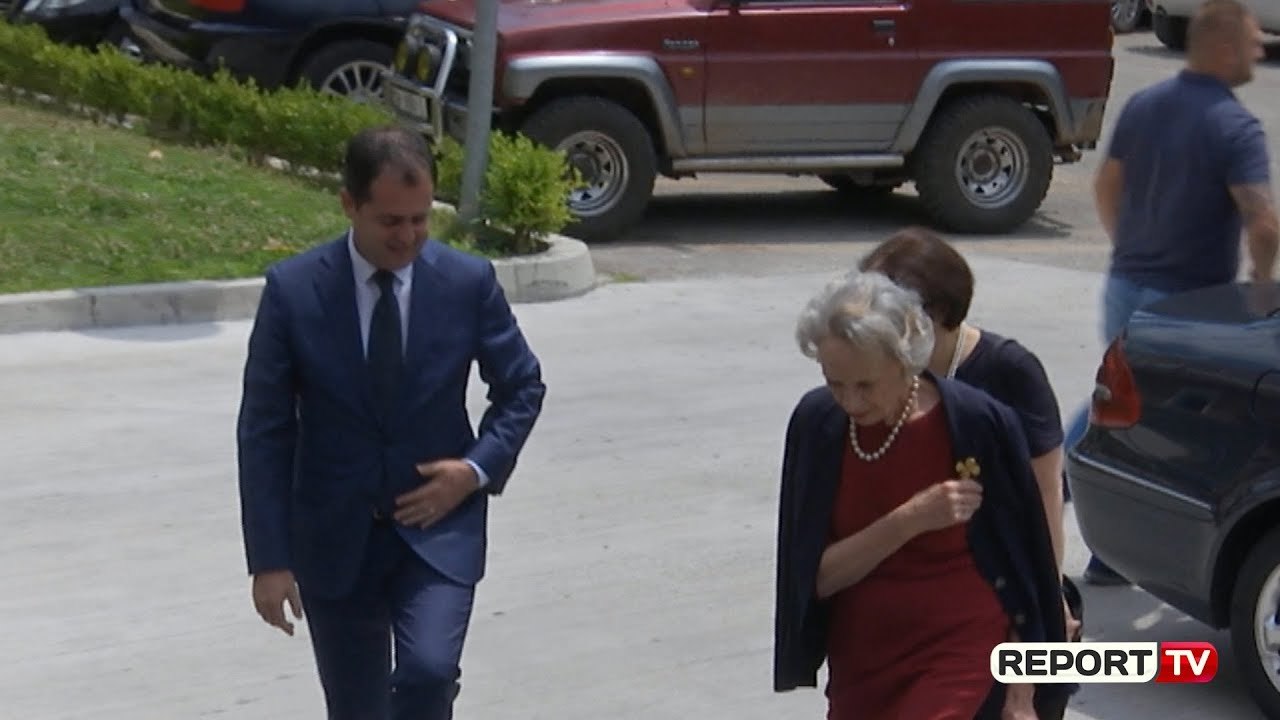 Report TV - Një ditë pas protestës, shefja e OSBE ODIHR i shkon në zyrë Bashës