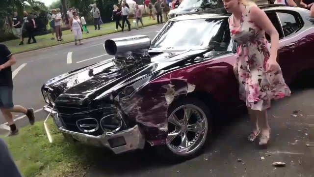 Il détruit sa voiture de collection en faisant une grosse accélération