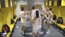 La selección española de baloncesto femenino celebra sus éxitos a ritmo de SKa-P