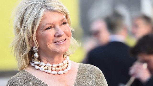 The Correct Way to Eat Mussels and 3 More Seafood Tips from Martha Stewart
