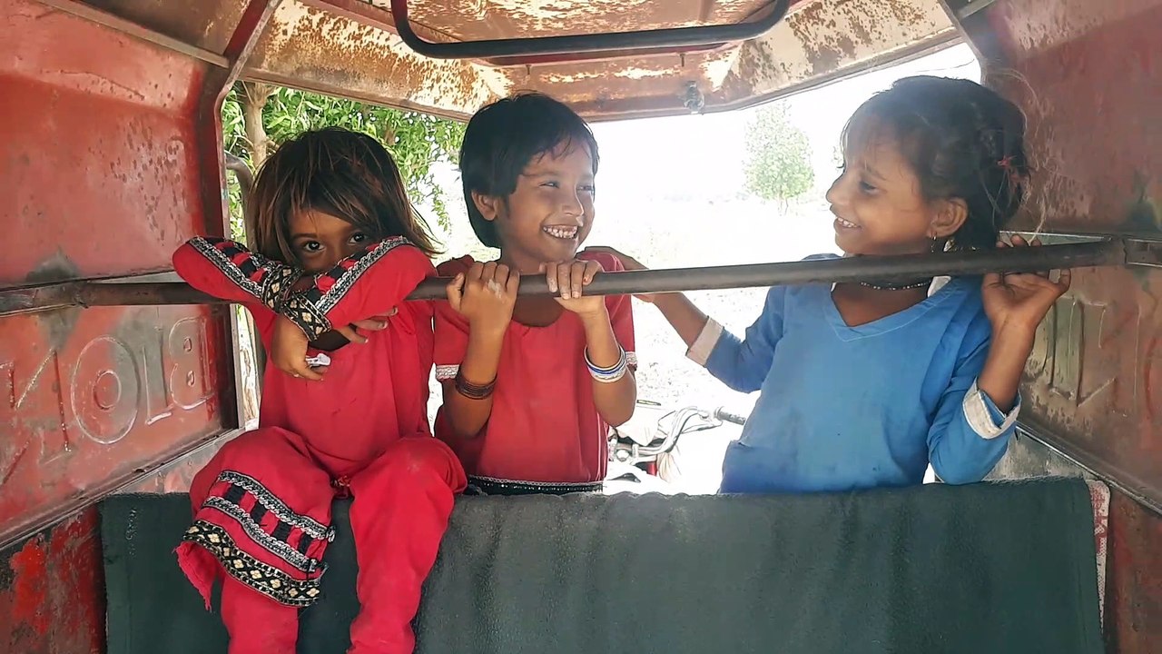 CUTE 3 CHILDREN'