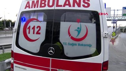 BAKIRKÖY'DE SEYİR HALİNDEKİ VİNÇ DEVRİLDİ