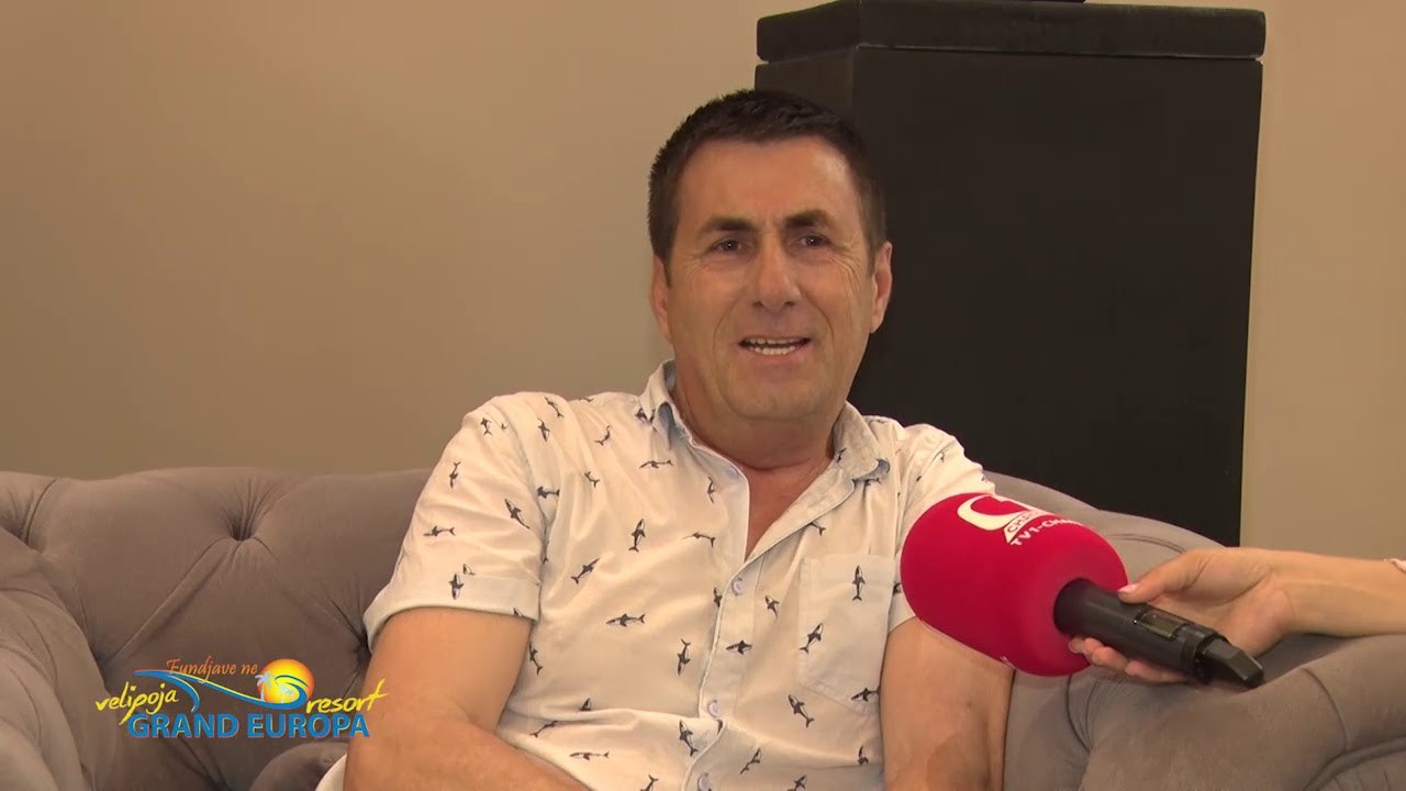 Arben Mazi interviste per TV1 Channel.