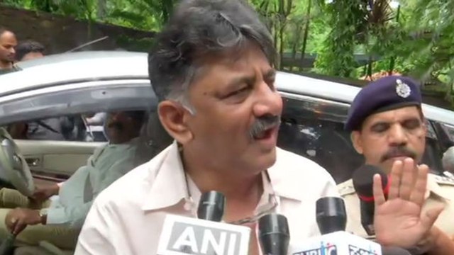 ಡಿ ಕೆ ಶಿವಕುಮಾರ್ ರ ಪಕ್ಷ ನಿಷ್ಠೆ ಹಾಗು ಬದ್ಧತೆ ನಿಜಕ್ಕೂ ಶ್ಲಾಘನೀಯ | Oneindia Kannada