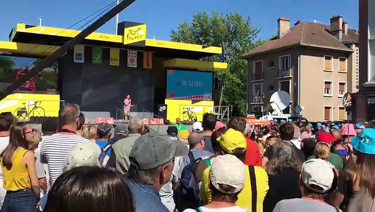 Ambiance sur le Tour de France, avant le départ de la Caravane à Saint-Dié-des-Vosges