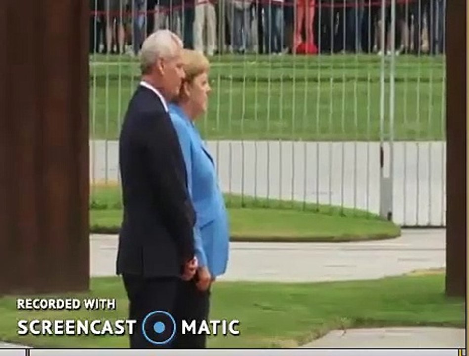 Merkel bir kez daha titredi