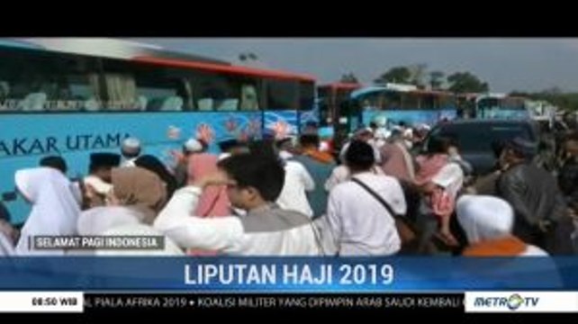 Jemaah Calon Haji Asal Purwakarta Diberangkatkan ke Tanah Suci