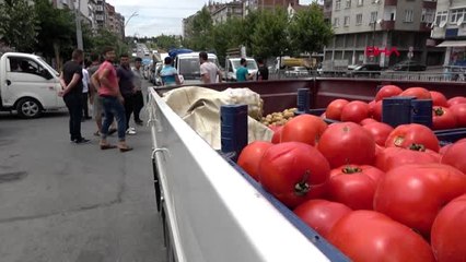 İSTANBUL- SULTANGAZİ'DE BELEDİYE ÖNÜNDEKİ EYLEMDE GERGİNLİK
