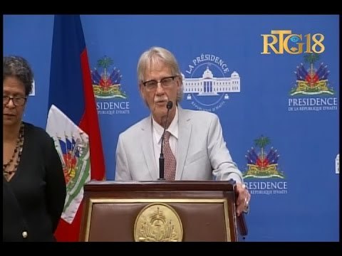 Le Président Jovenel Moïse a reçu le lauréat du prix Nobel en Economie