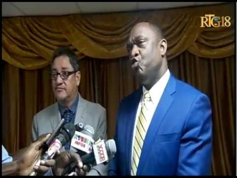 L'Ambassadeur du Mexique en Haiti,Jose Luis Alvarado a visité le Parlement haïtien