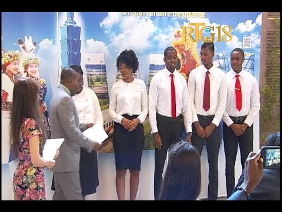 Haïti.-Remise des certificats aux 19 boursiers haïtiens qui vont poursuivre leurs études à Taïwan .