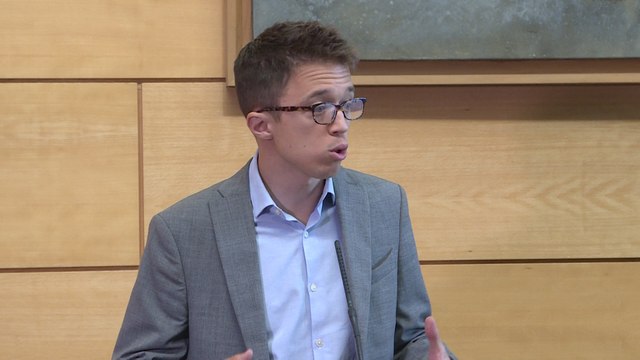 Errejón dice que Ayuso no puede ser investida por no tener mayoría