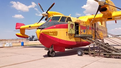 Avión anfibio modelo Canadair de 6.000 litros de capacidad
