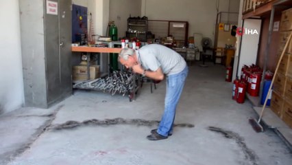 İş yerini keneler bastı, korkudan dükkanına giremez oldu