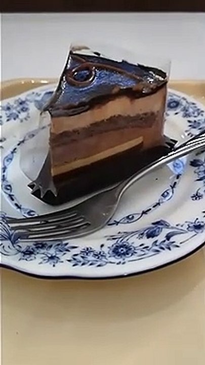 おいしい! ドトールでケーキと冷たい飲み物を頼んだ!