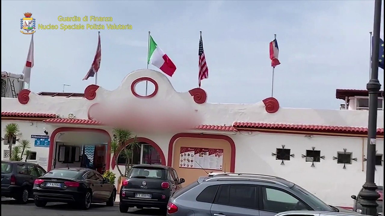 Ostia, oltre 1,2 mln di euro sottratti dai conti dello stabilimento Battistini. Indagini su due sorelle