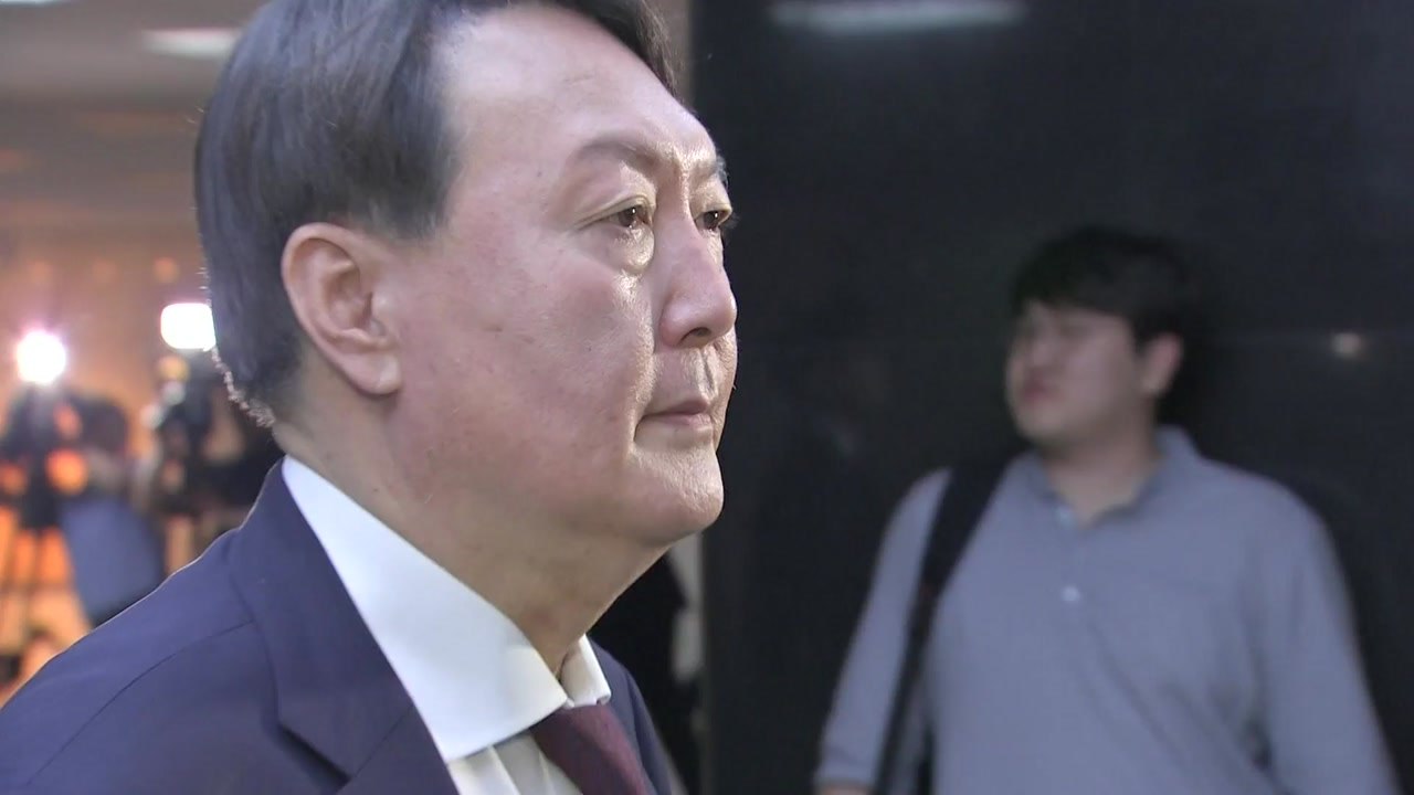 靑 "15일까지 청문보고서 재송부 요청"...野 "자진 사퇴해야" / YTN
