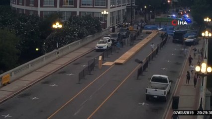 - Şoföre Yılan Attı, Aracını Çaldı