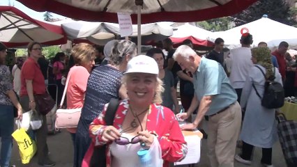 Mahalle kadınlarından pazarda baz istasyonu protestosu