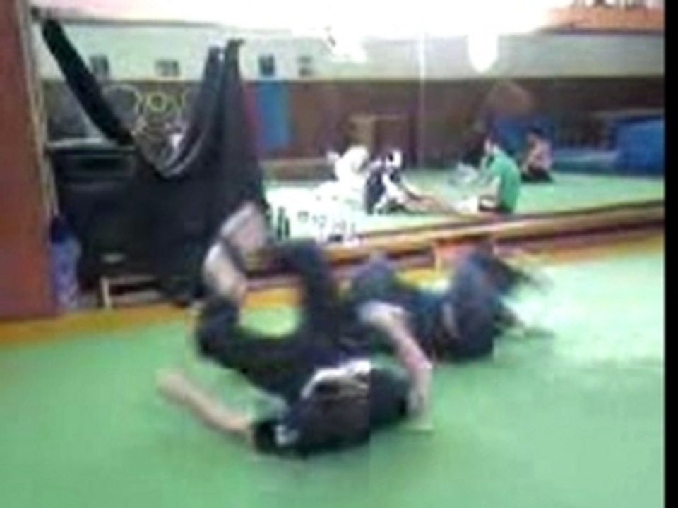 $ly - Juji gatamé a la volée