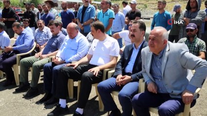 Ahıskalılar seradan ilk mahsulü aldı...Hasadın yapıldığı seralar havadan görüntülendi