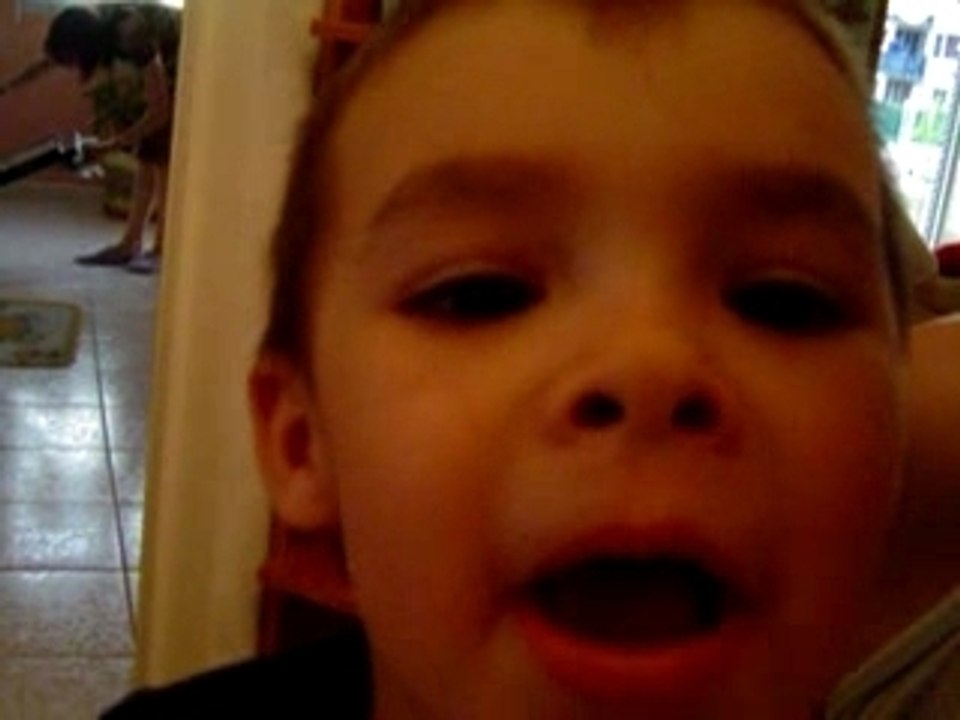 Lucas dit " venez voir mon blog"