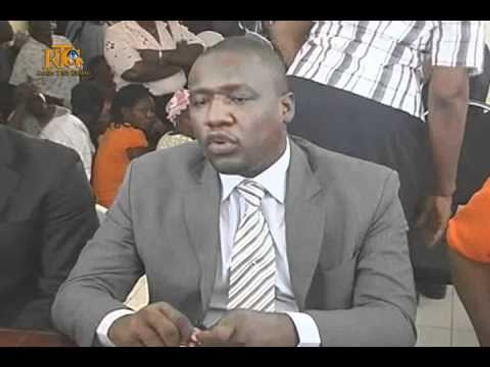 incendies dans le marche  croix des bouquets gadel janl ye.avi