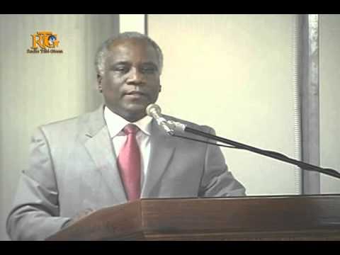 parlement haitien seance d'interpellation gadel janl ye mardi 22 novanm 2011.avi