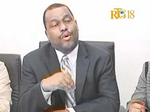 vizit premye Minis la akonpaye premye Dam repiblik, minis sante a nan lopital jeneral